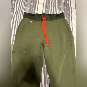 Figs limited edition Olive Green with orange string